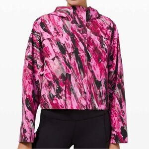 Limited edition Lululemon rain chaser incentive multi printed jacket size 6